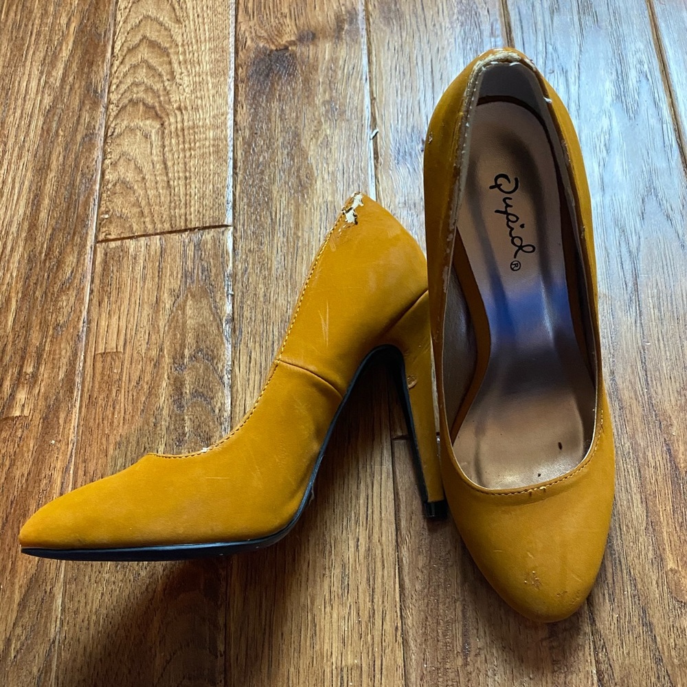 Yellow mustard Qupid heels